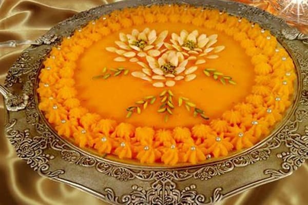 Recipe for delicious Halva honey dessert with saffron, Halva honey dessert, Halva honey, golden halva, instant halva, saffron dessert for Ramadan