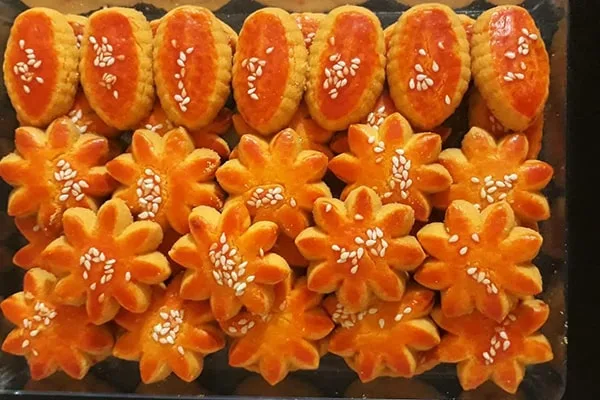 recipe for baking Qazvin tea bread with saffron, Qazvin tea bread with Iranian saffron, Qazvin tea bread, Qazvin tea bread with saffron, local food, how to prepare Qazvin tea bread stew with Iranian saffron, tips for baking Qazvin tea bread with Iranian saffron, how to prepare different types of bread, cooking training with saffron