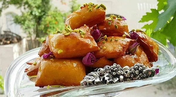 recipe for baking elephant ear sweets with Iranian saffron, Elephant ear sweets with Persian saffron, Elephant ear sweets, Elephant ear sweets with saffron, Local food, How to prepare elephant ear sweets with Iranian saffron, Tips for baking elephant ear sweets with Iranian saffron, How to prepare different types of sweets, Cooking training with saffron