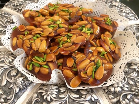 Sohan Asali sweets recipe with Iranian saffron , Sohan Asali sweets with Iranian saffron, Sohan Asali sweets, Sohan Asali sweets with saffron, Local food, How to prepare Sohan Asali sweets with Iranian saffron, Tips for Sohan Asali sweets with Iranian saffron, How to prepare different types of sweets, Cooking training with saffron
